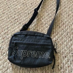 Black supreme shoulder bag ss19